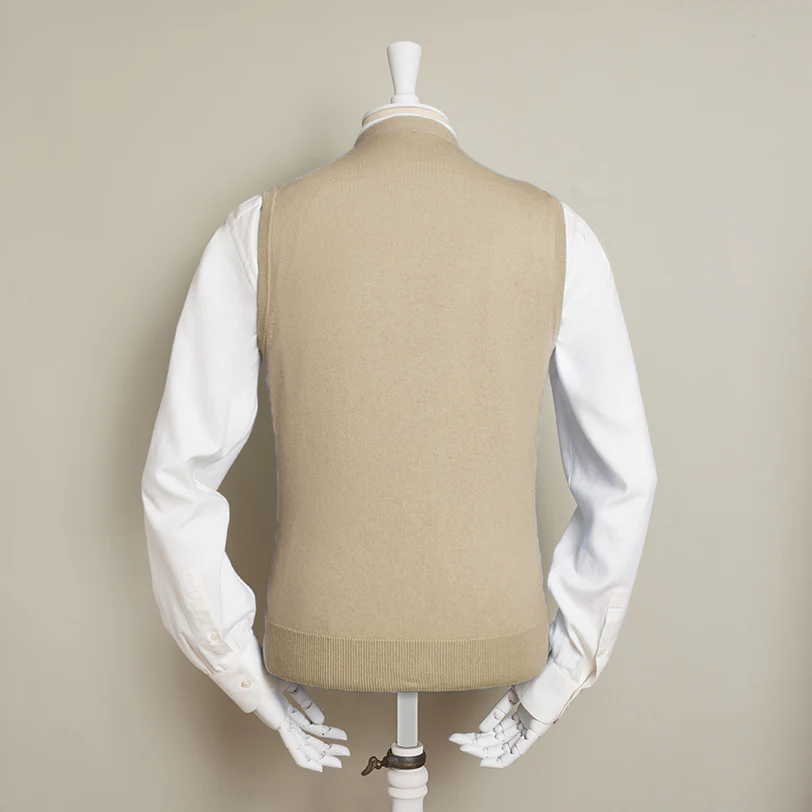 12-Gauge Cashmere Blend Waistcoat With Pockets In Natural - Image 3