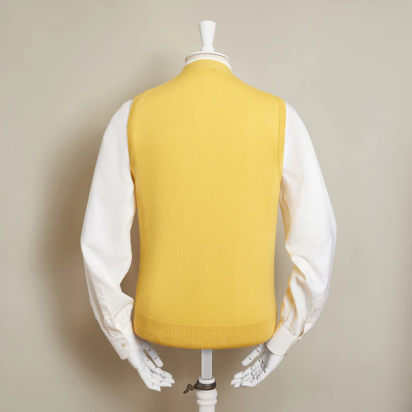 12-Gauge Cashmere Blend Waistcoat With Pockets In Yellow - Image 4