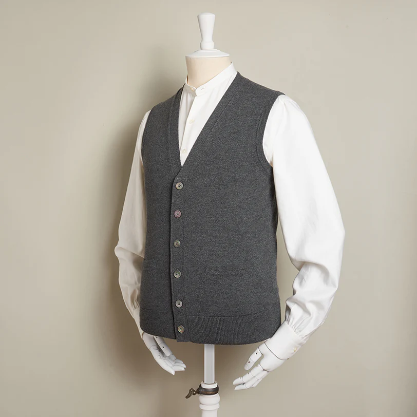 12-Gauge Cashmere Blend Waistcoat With Pockets In Dark Grey - Image 2