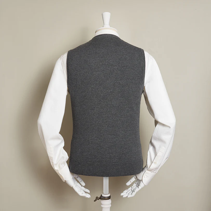 12-Gauge Cashmere Blend Waistcoat With Pockets In Dark Grey - Image 3