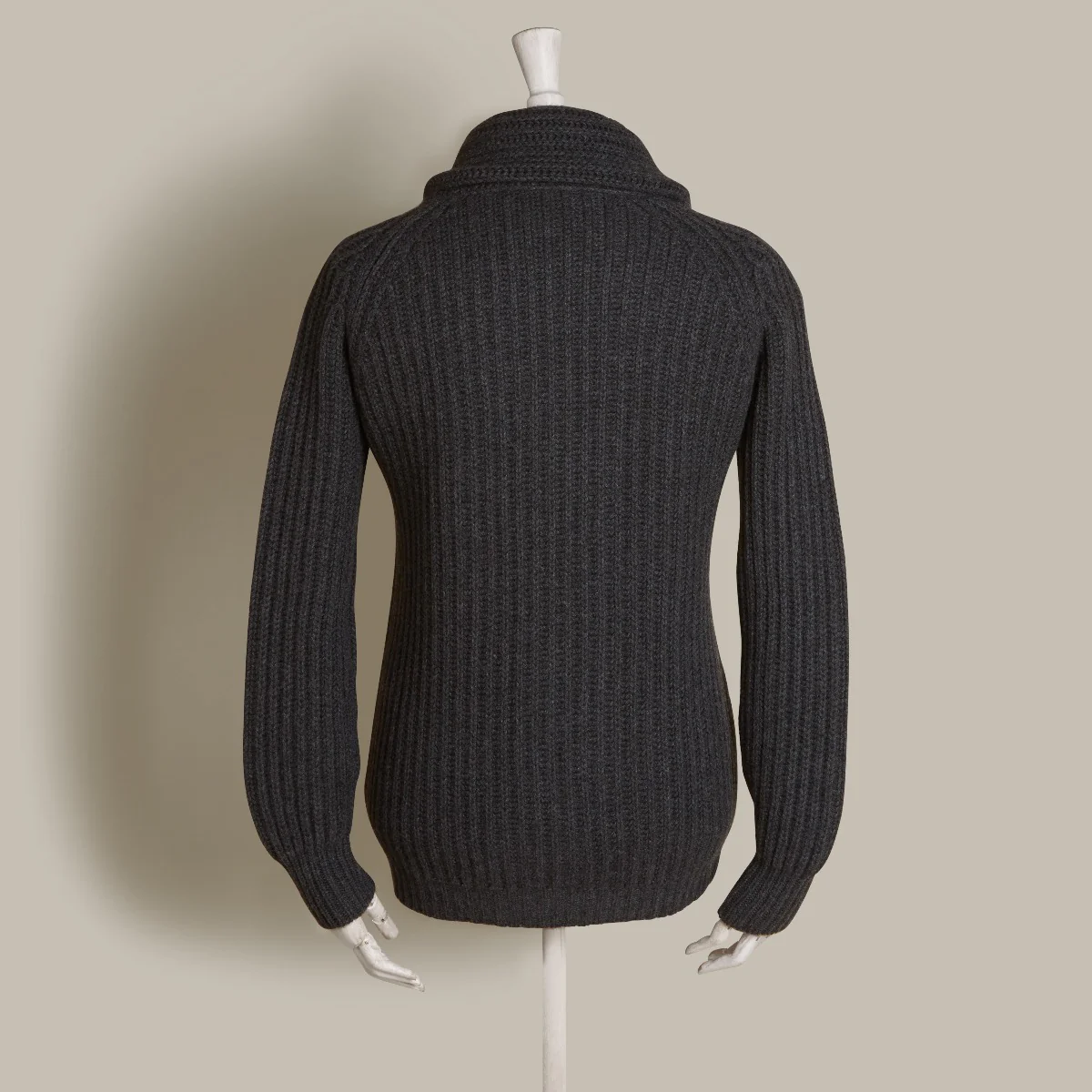 Ribbed 12 Ply Cashmere Cardigan in Charcoal - Image 2