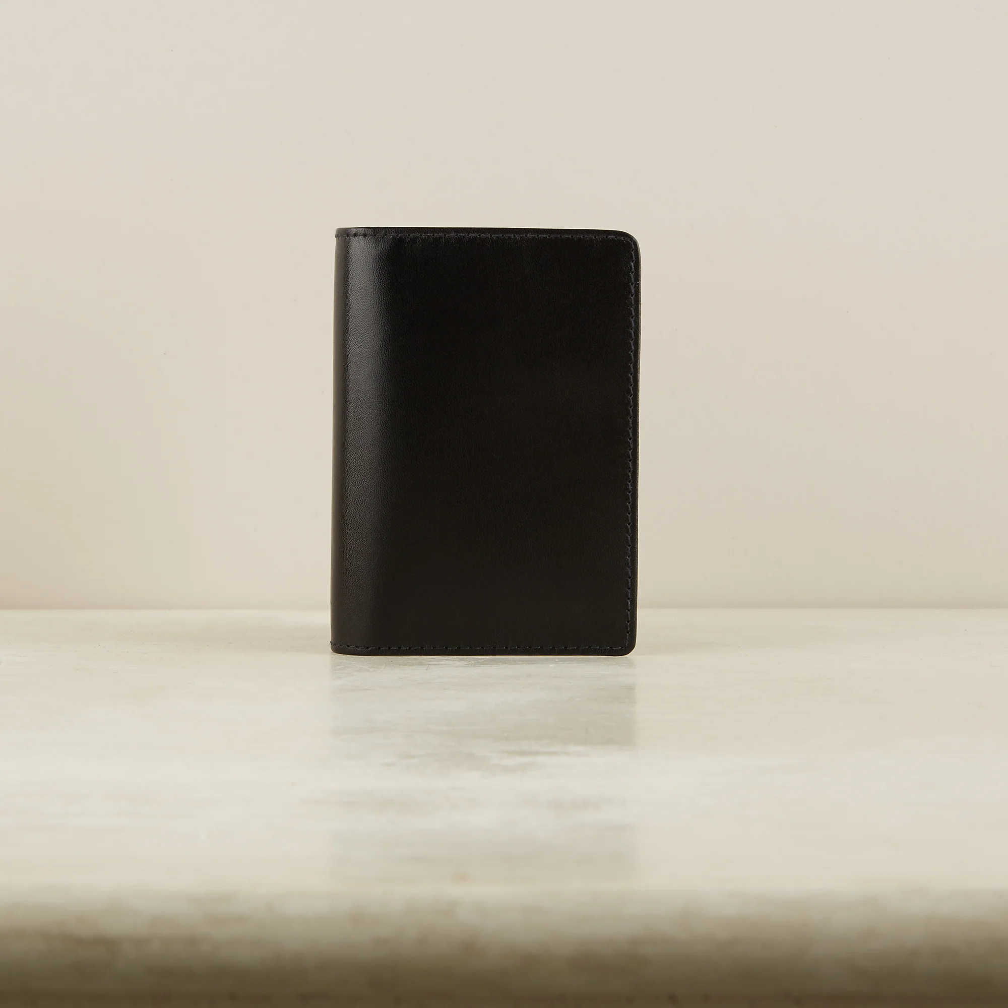 Bi-Fold 6 Cards Case in Black