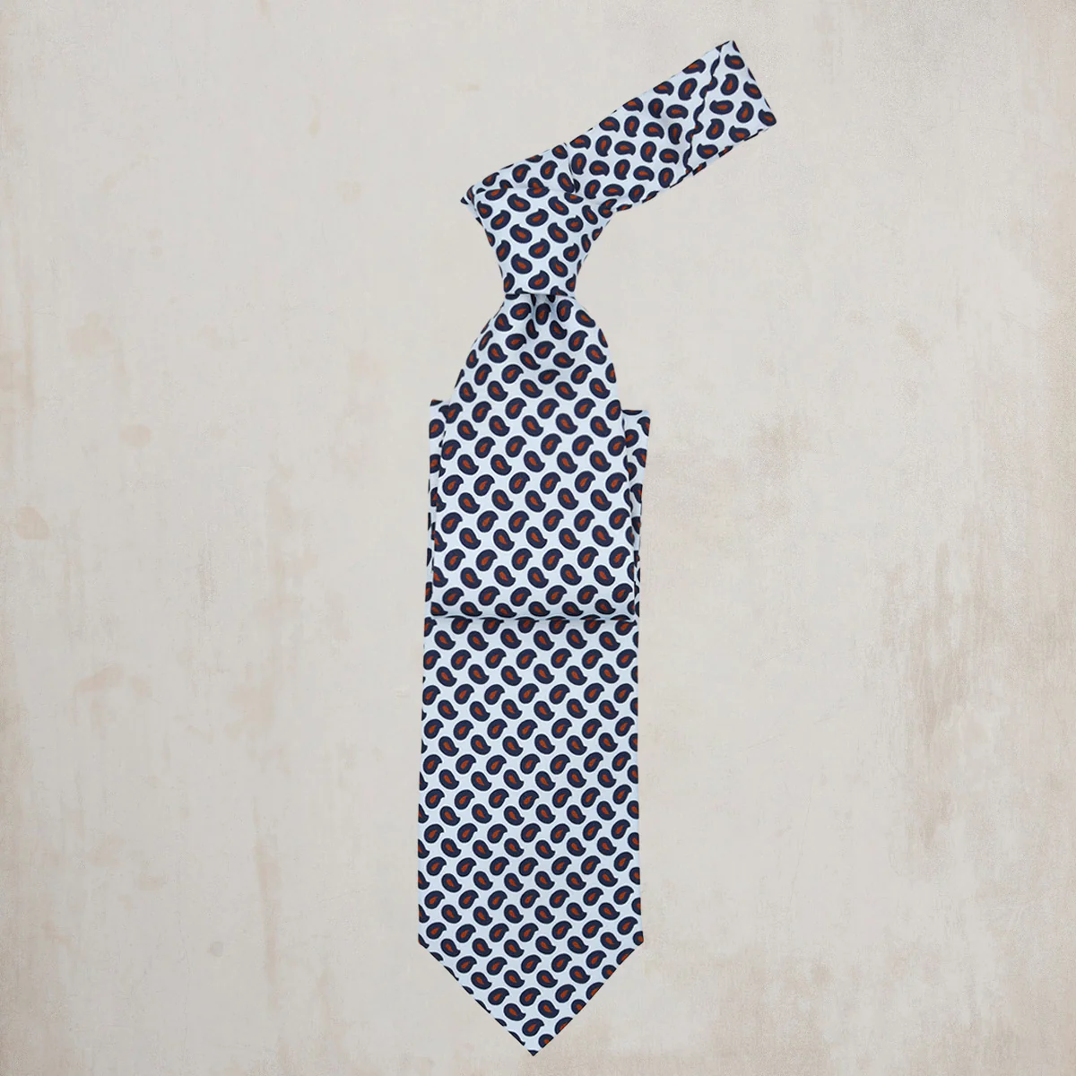 Bold Paisley Tie in Silver Blue