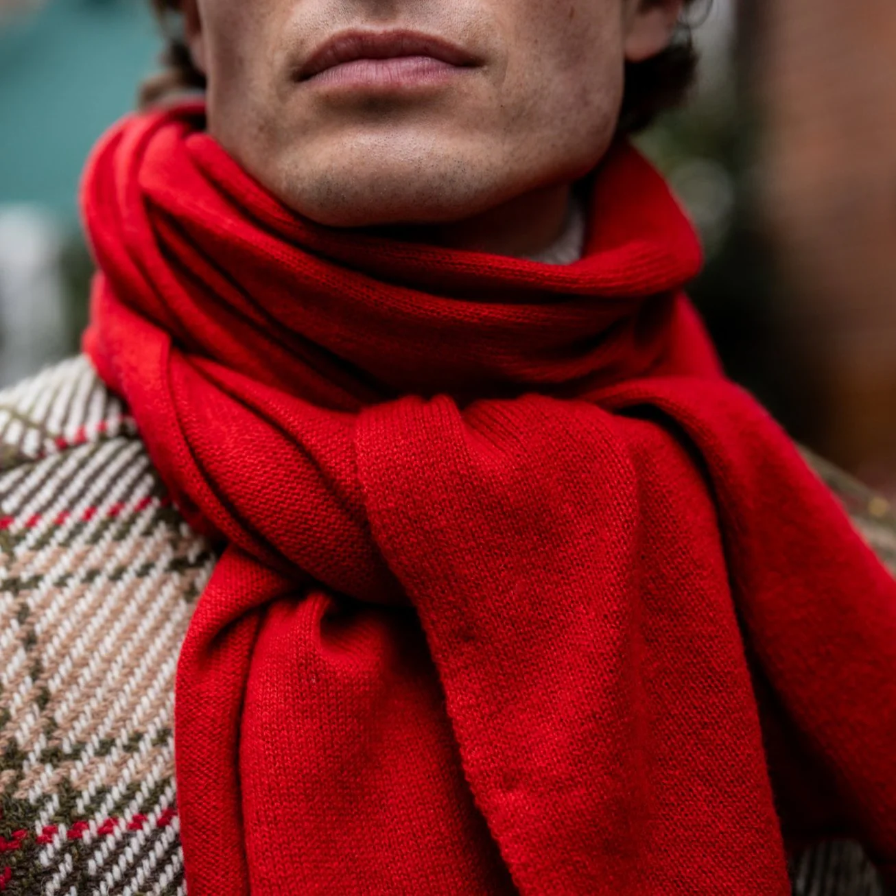 Cashmere Knitted Scarf In Red - Image 2