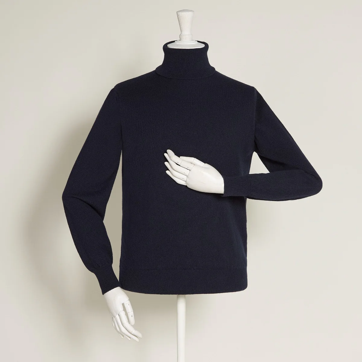 Cashmere Roll Neck Sweater In Dark Navy