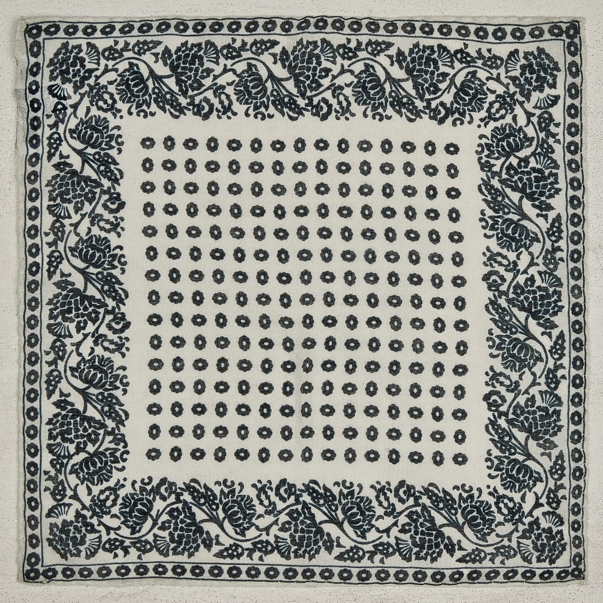 Cashmere And Silk Provence Geometric Pocket Square In Dark Navy