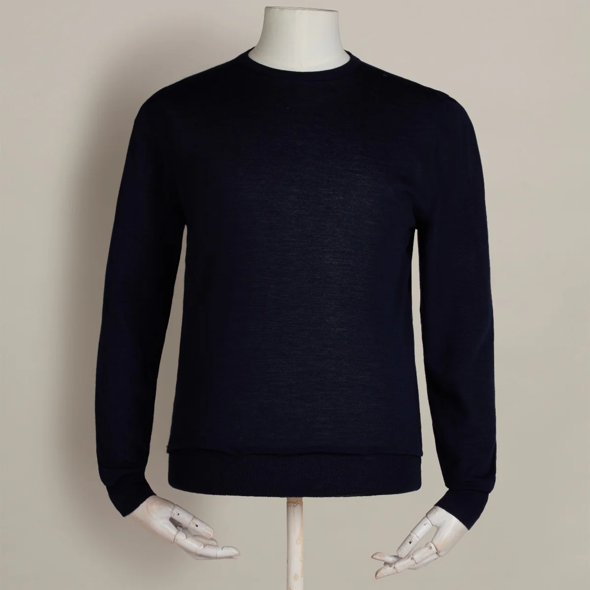 Lightweight Cashmere Crew Neck Sweater In Midnight