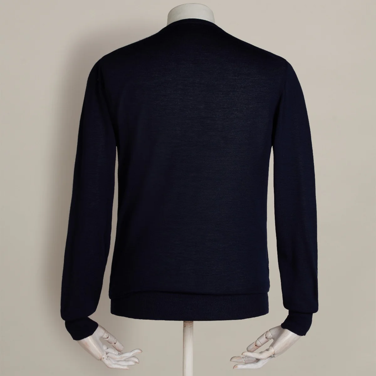 Lightweight Cashmere Crew Neck Sweater In Midnight - Image 2