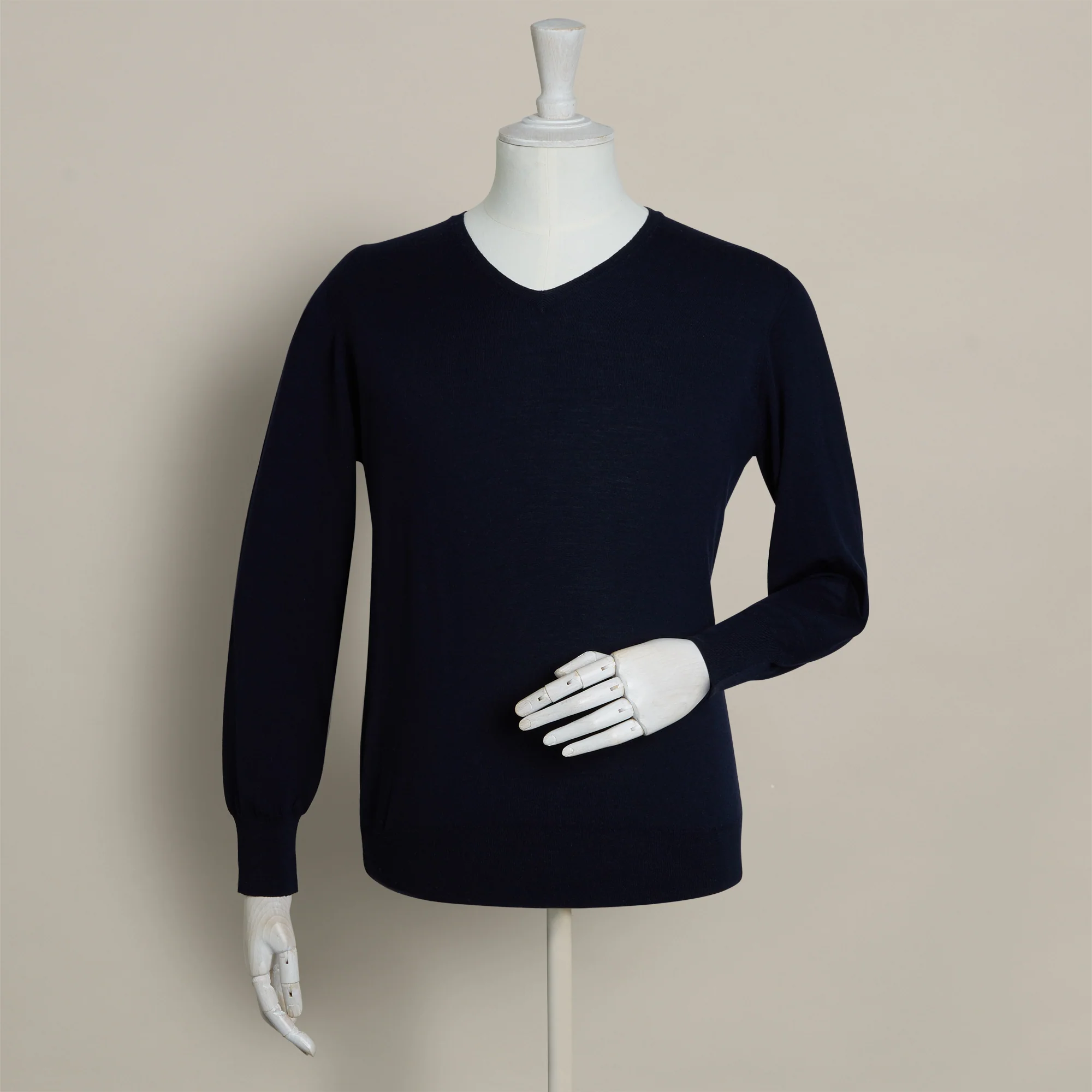 Lightweight Merino V-Neck Sweater In Navy
