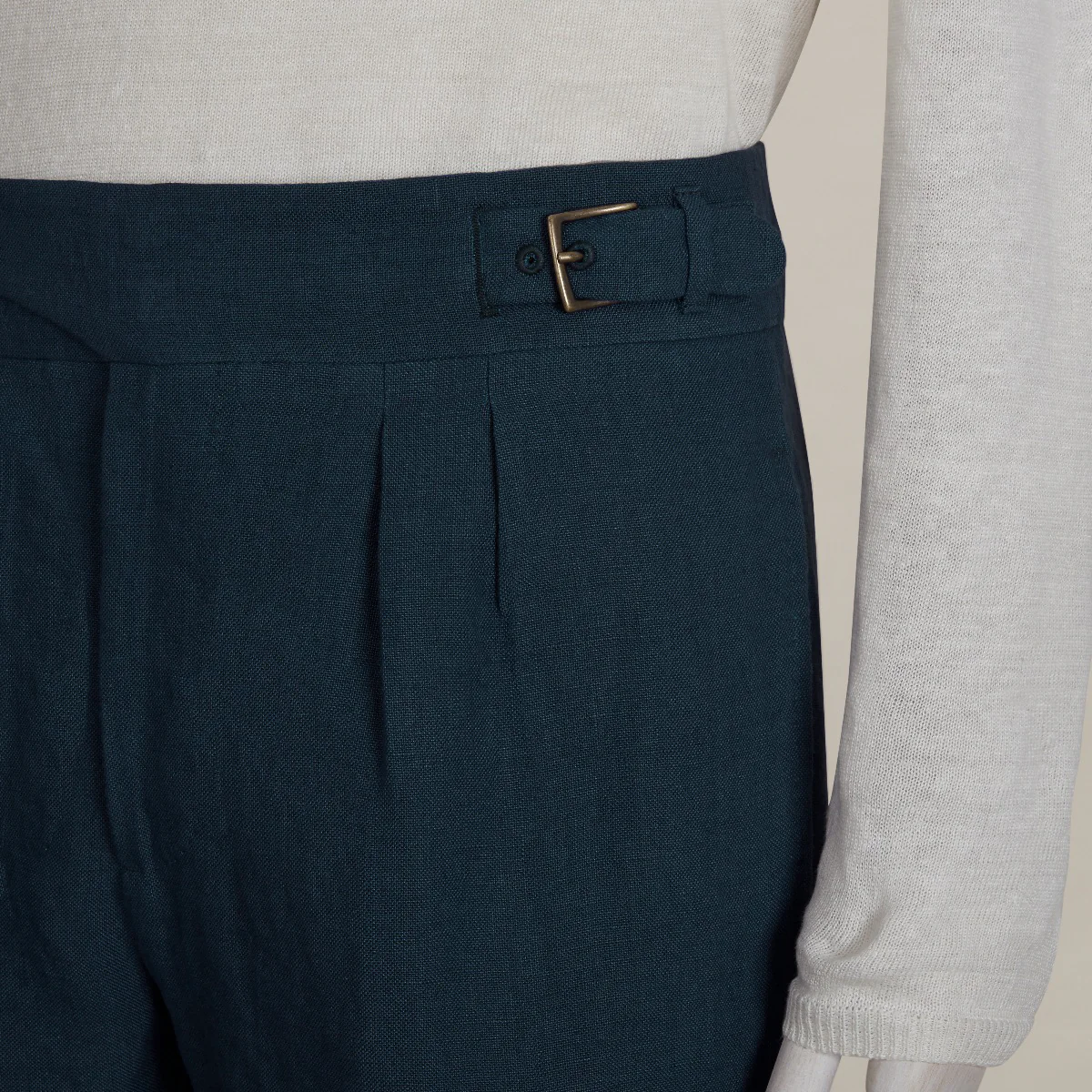 Irish Linen Gurkha Shorts in Navy - Image 4