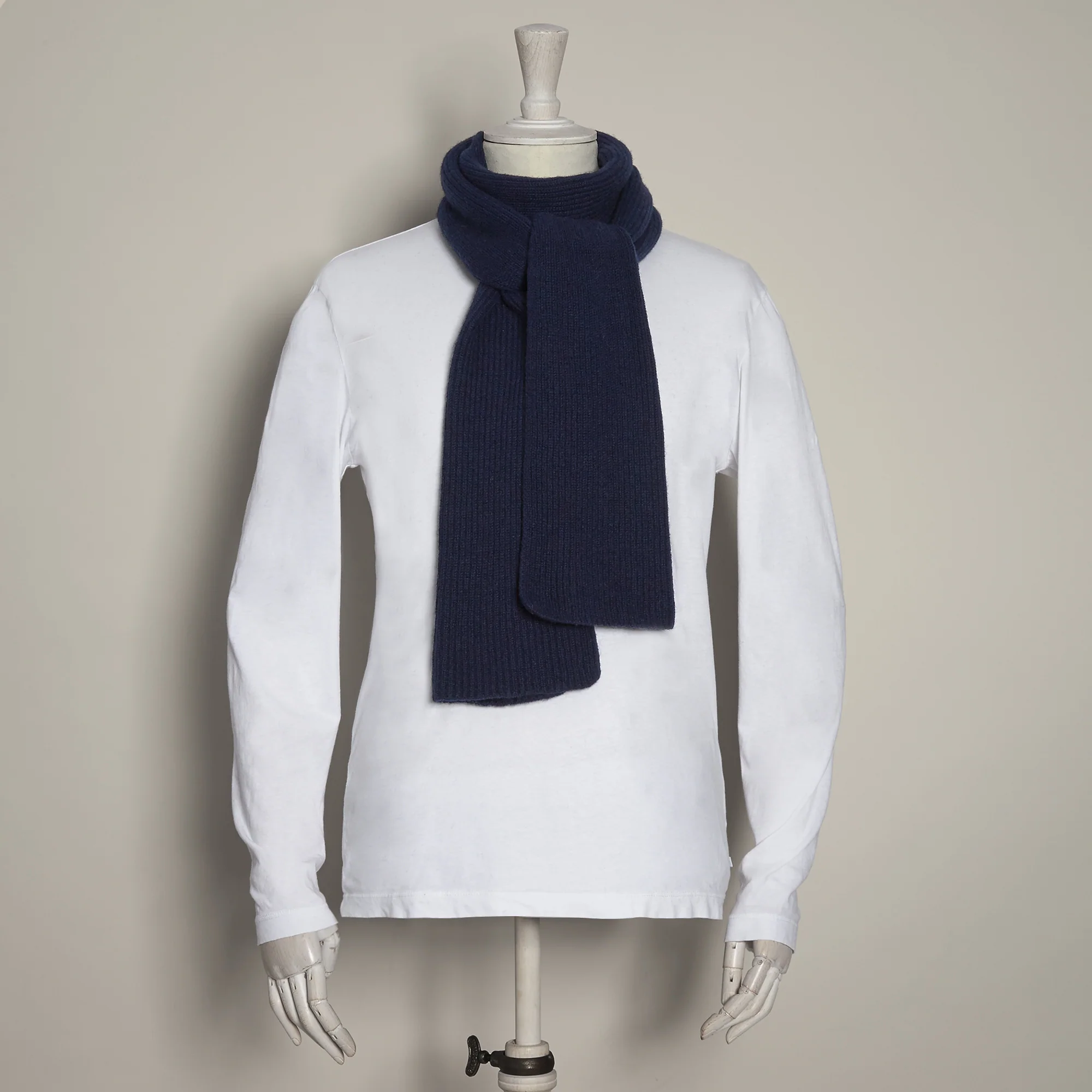 Ribbed Cashmere Scarf In Navy - Image 2
