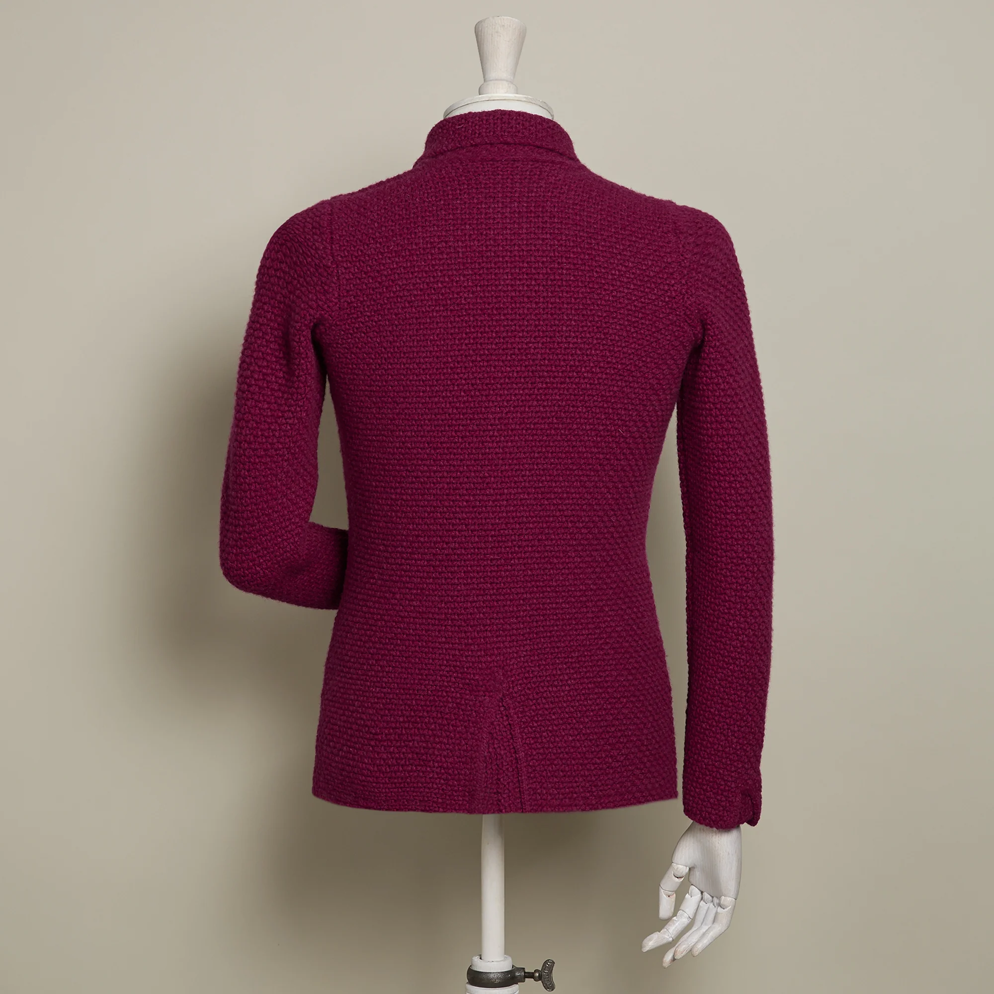 Single Breasted Cashmere and Merino Knitted Jacket In Burgundy - Image 3