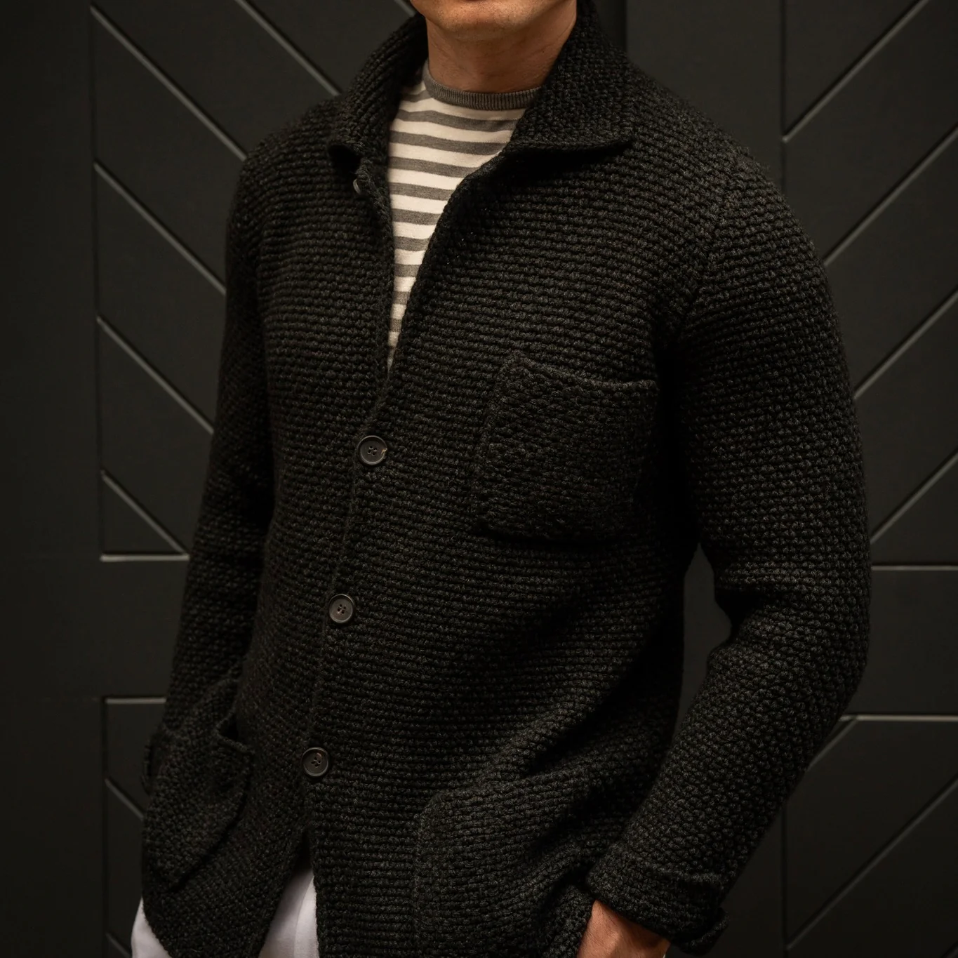 Single Breasted Cashmere and Merino Knitted Jacket In Charcoal - Image 2
