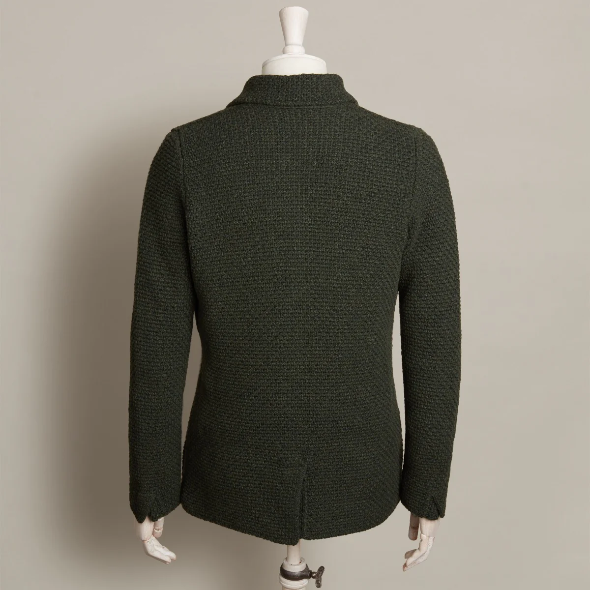 Single Breasted Cashmere and Merino Knitted Jacket In Dark Green - Image 3