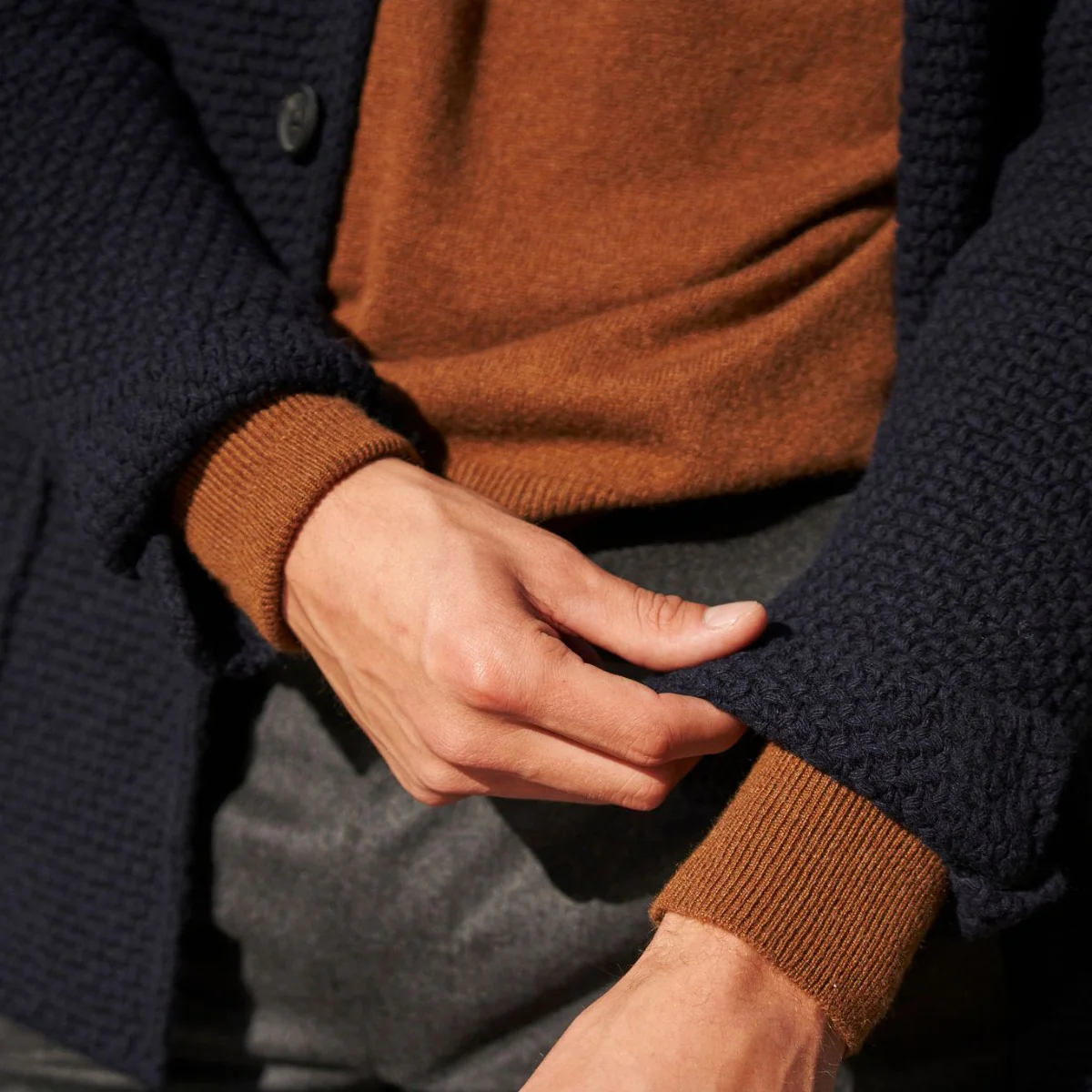 Single Breasted Cashmere And Merino Knitted Jacket In Navy - Image 5