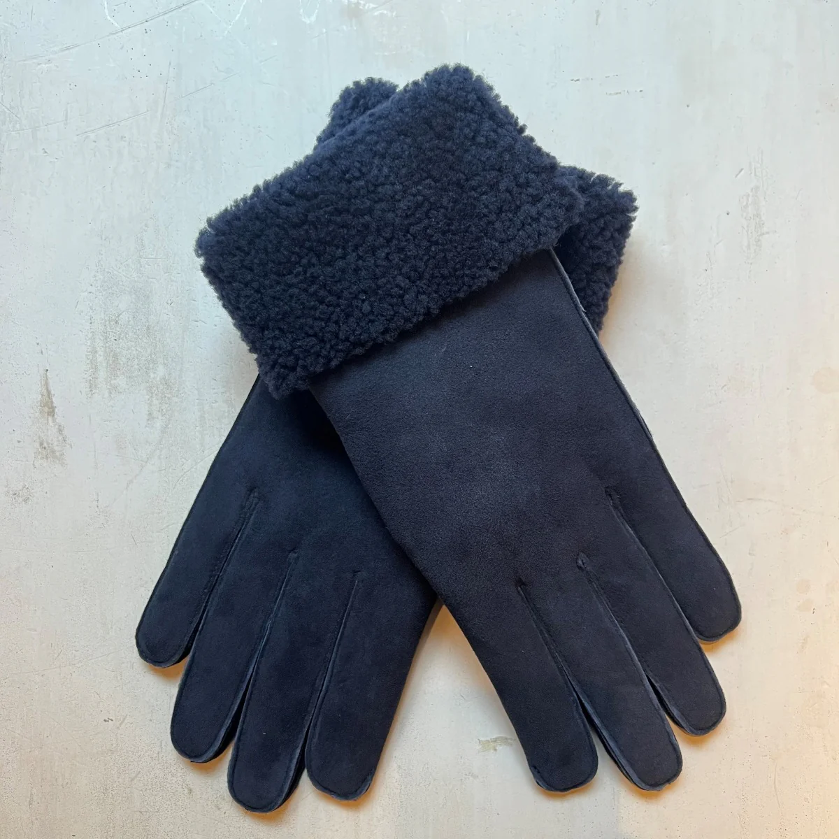 Soft Sheepskin Gloves In Navy