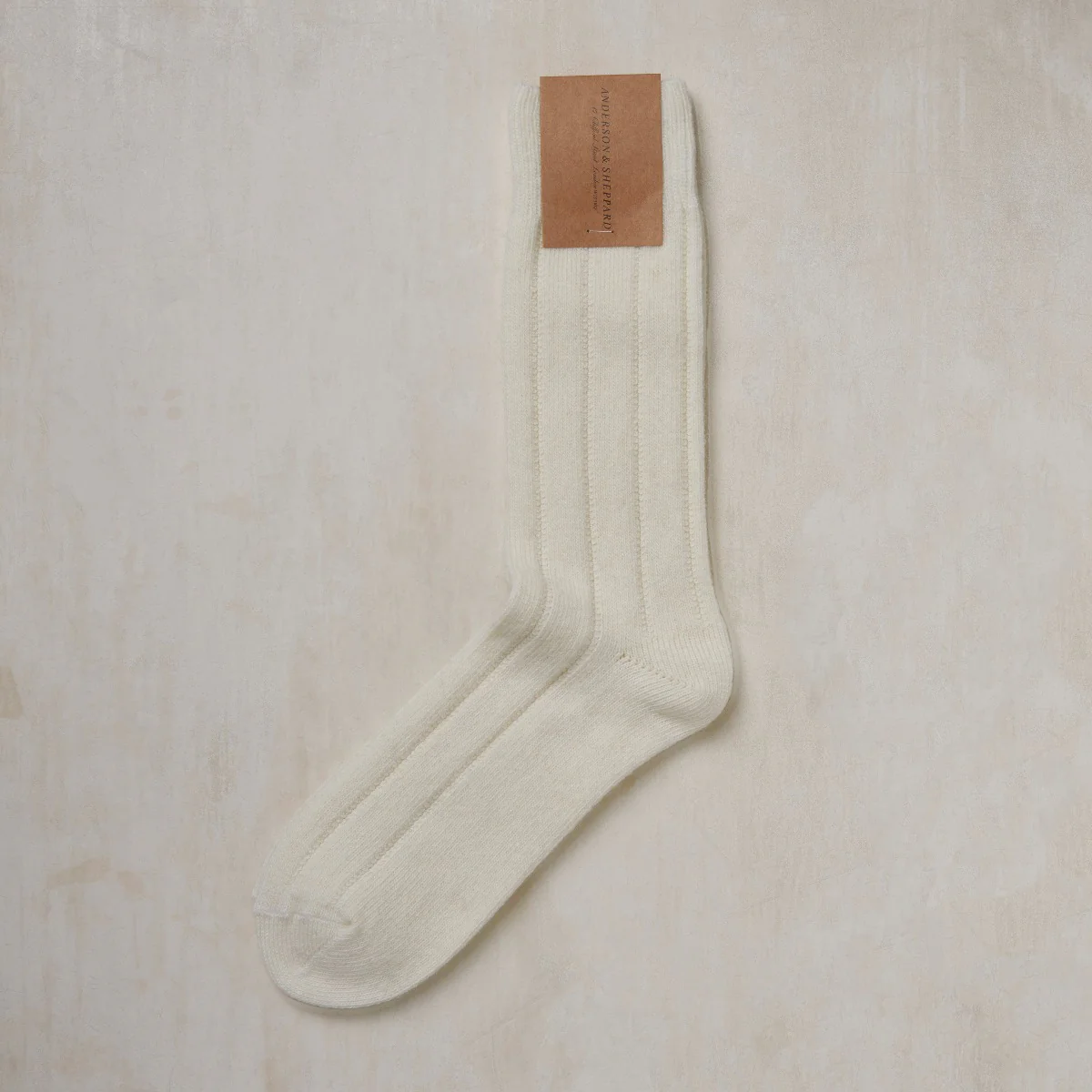 Soft Shetland And Cashmere Socks In Cream