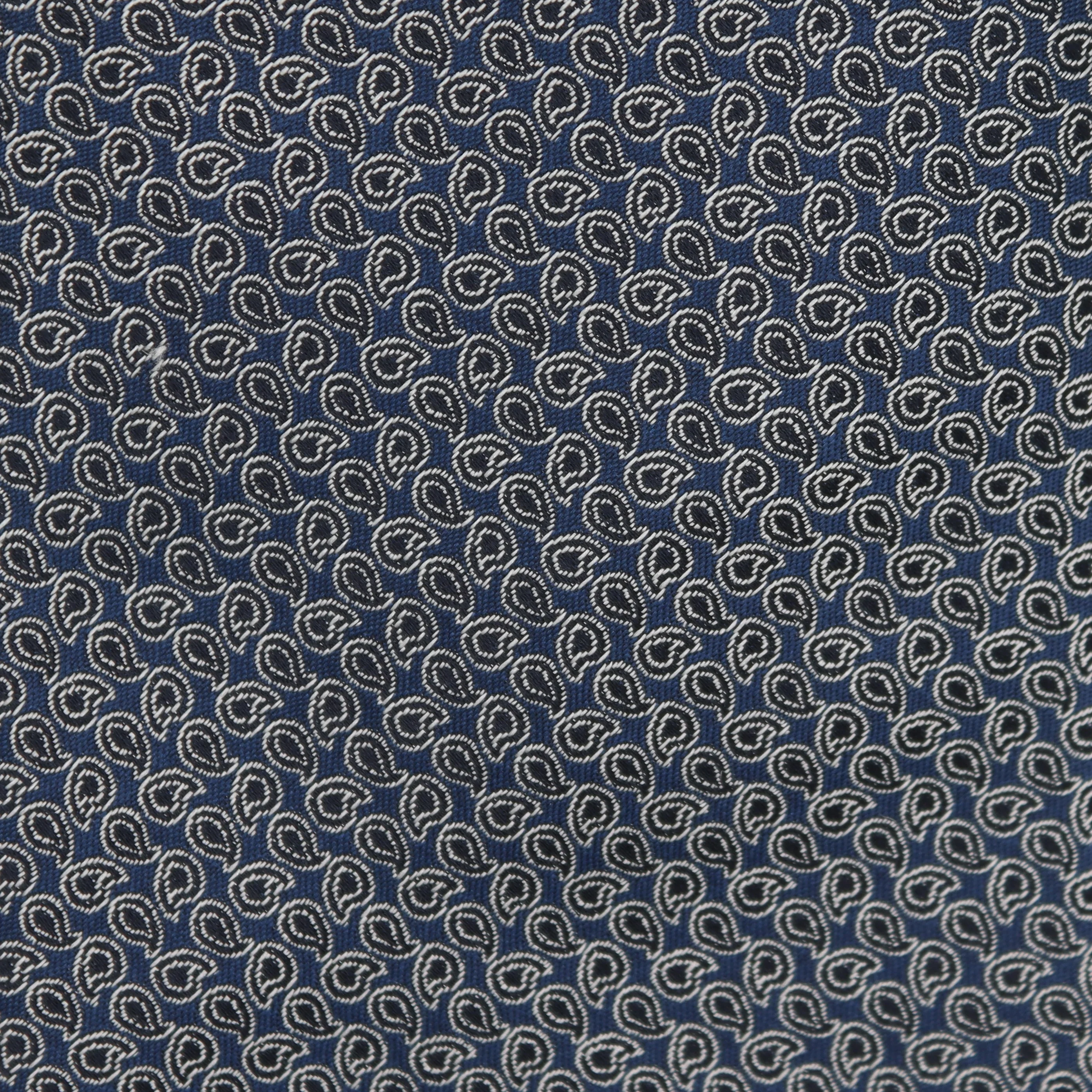 Swirl Paisley Tie in Navy & Silver - Image 2