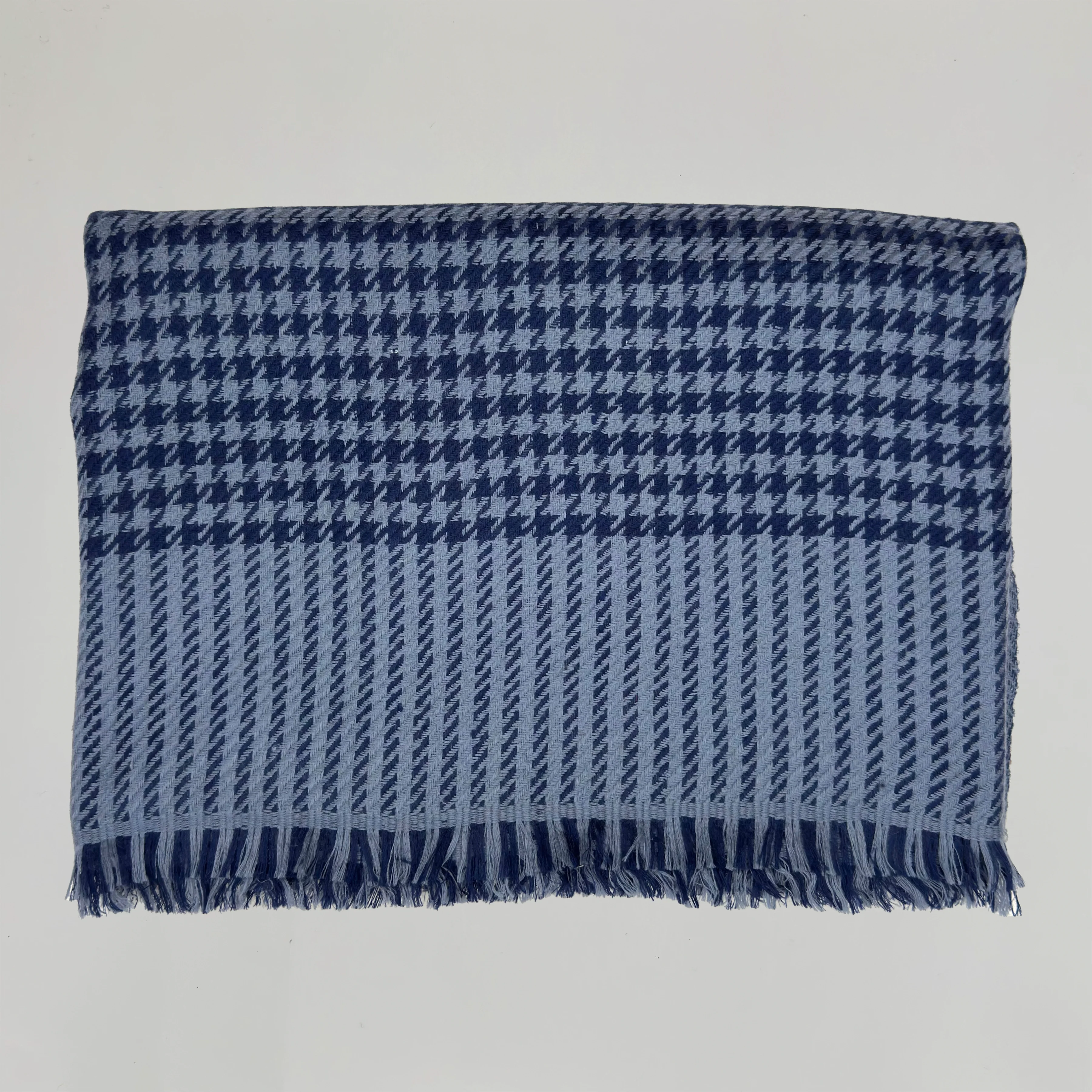 Woven Houndstooth Cashmere Scarf in Navy and Grey - Image 2